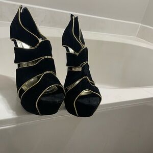 Black/gold 3” high heels
